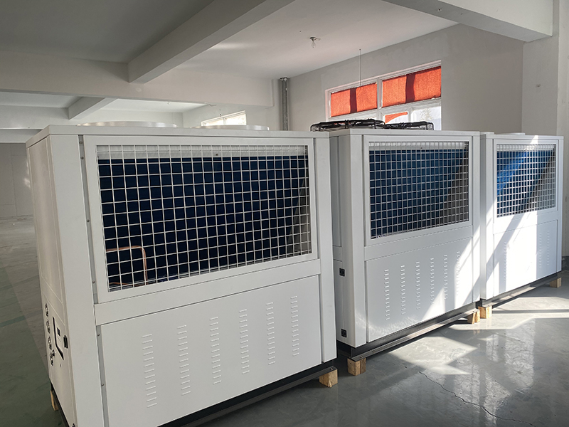 風(fēng)冷式冷水機在性能上有什么優(yōu)勢？