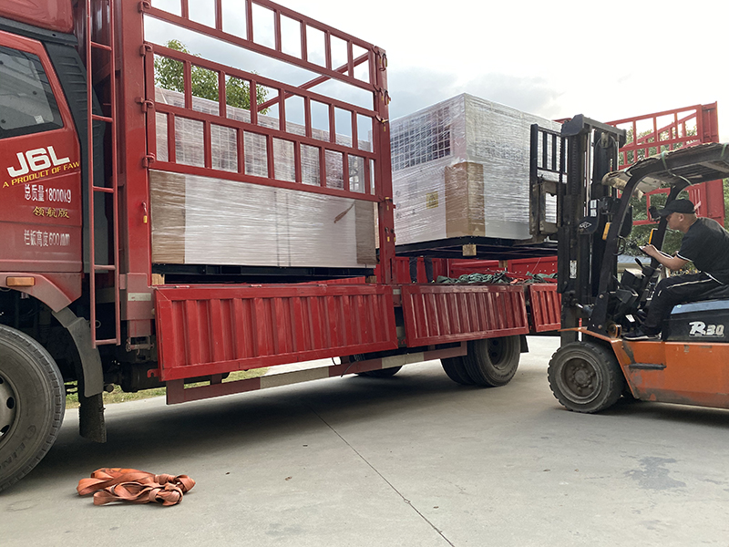 企業(yè)應(yīng)該如何采購冷水機，才能最大化降低成本？